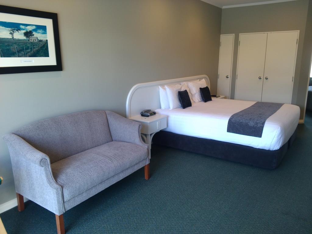 Cornwall Motor Lodge Palmerston North Exterior photo