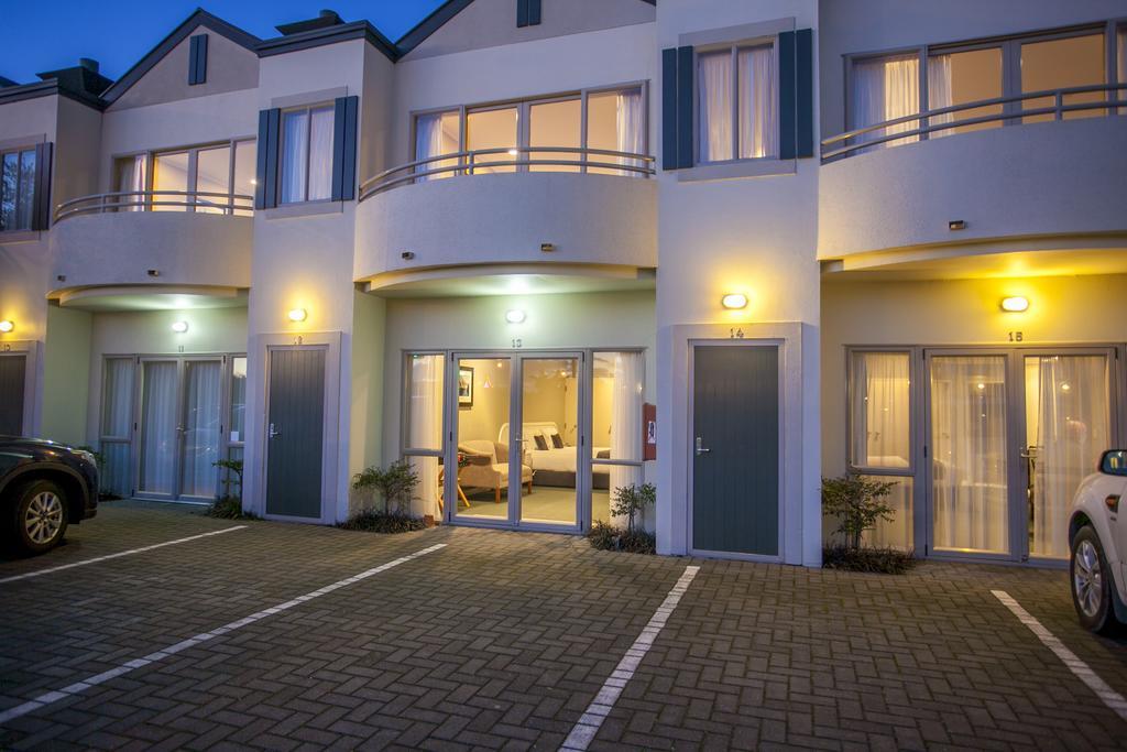 Cornwall Motor Lodge Palmerston North Exterior photo