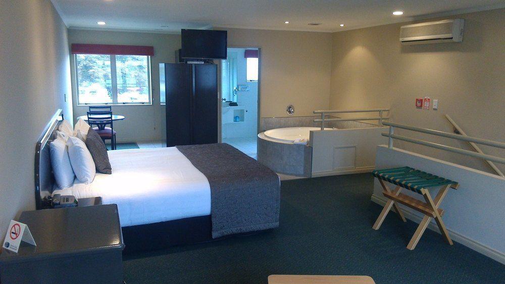 Cornwall Motor Lodge Palmerston North Exterior photo