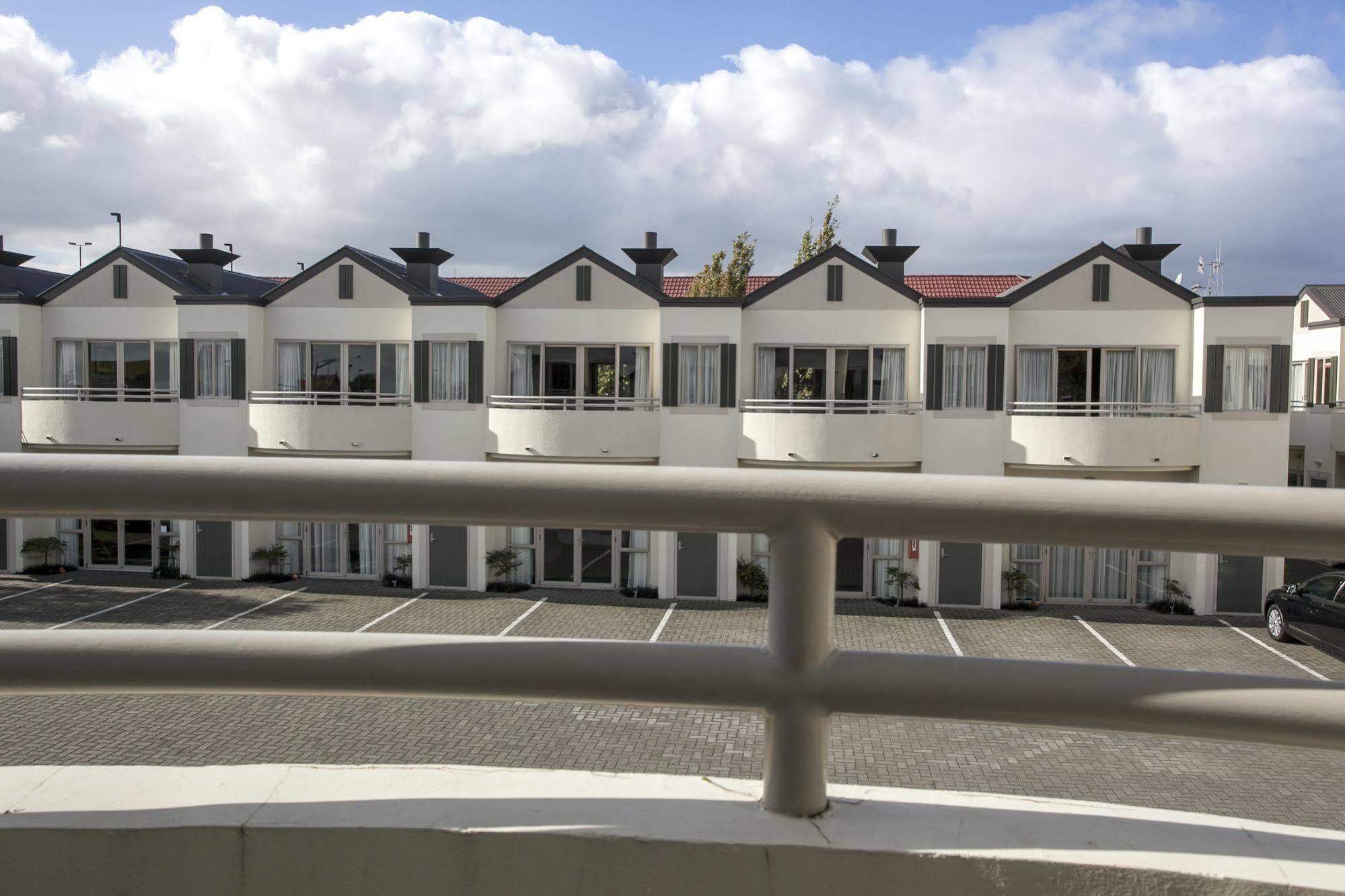 Cornwall Motor Lodge Palmerston North Exterior photo